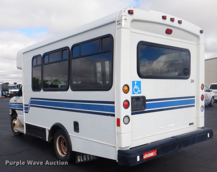 image for item HW9822 2008 Ford E350  shuttle bus