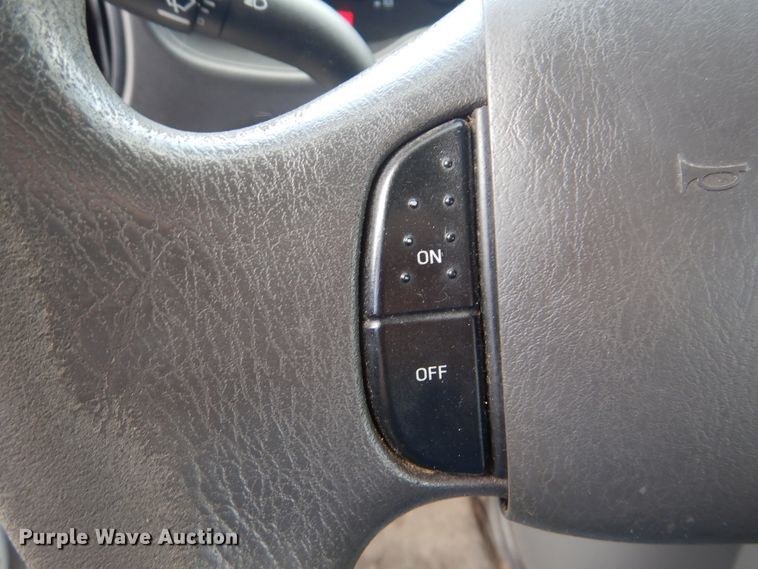 image for item HW9822 2008 Ford E350  shuttle bus