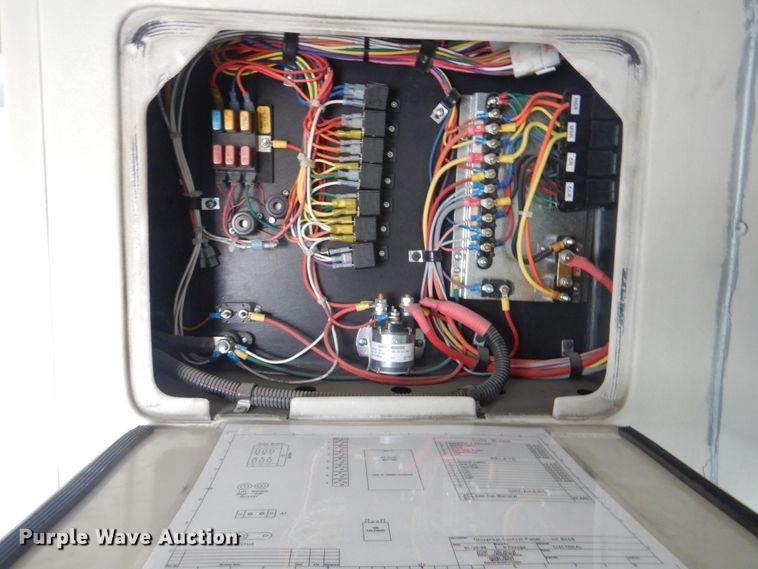 image for item HW9822 2008 Ford E350  shuttle bus