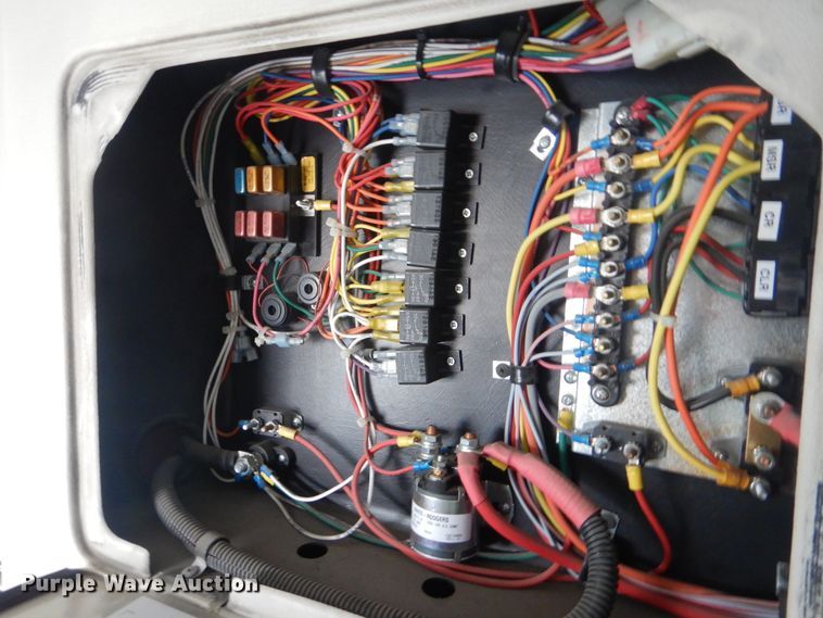 image for item HW9822 2008 Ford E350  shuttle bus