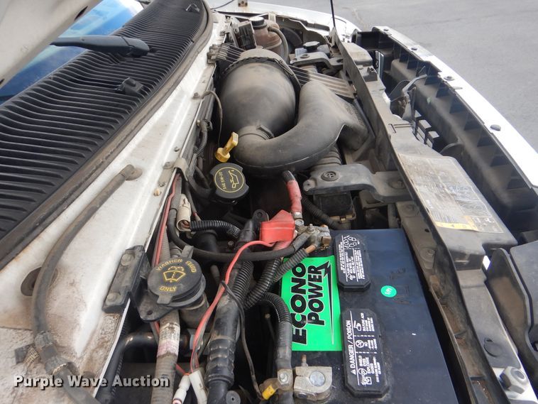 image for item HW9822 2008 Ford E350  shuttle bus