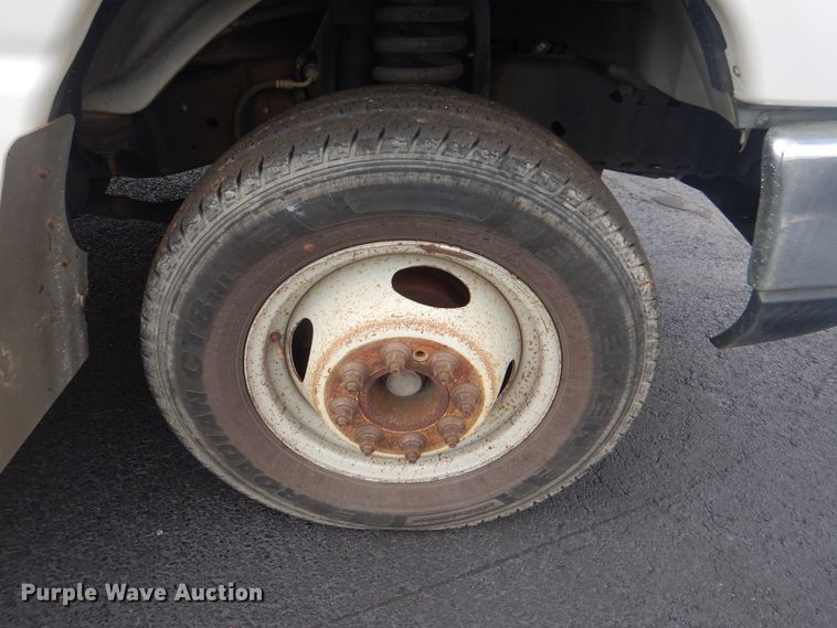 image for item HW9822 2008 Ford E350  shuttle bus