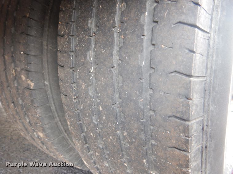 image for item HW9822 2008 Ford E350  shuttle bus