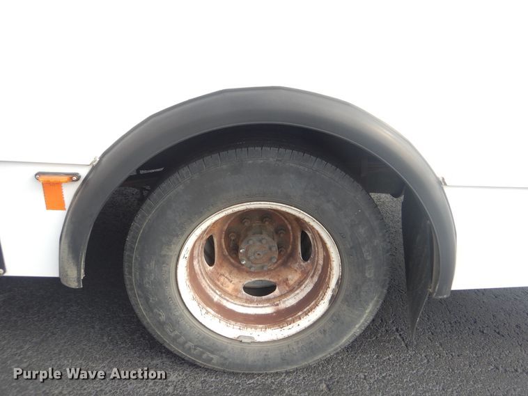 image for item HW9822 2008 Ford E350  shuttle bus