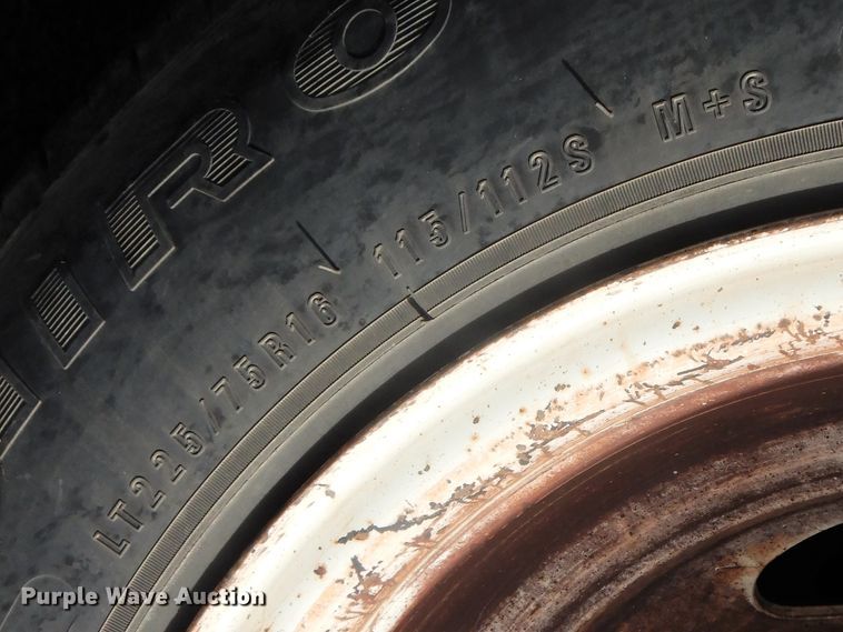 image for item HW9822 2008 Ford E350  shuttle bus