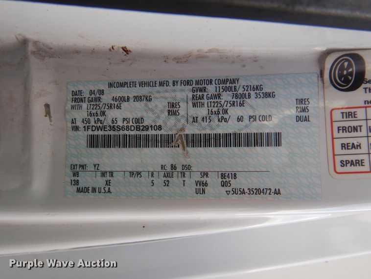 image for item HW9822 2008 Ford E350  shuttle bus