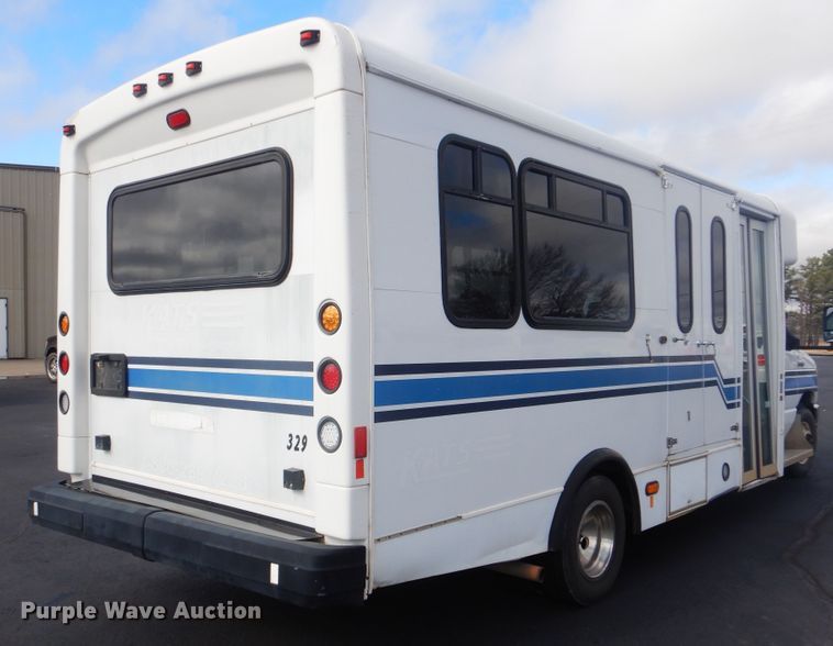 image for item HW9823 2009 Ford E450  shuttle bus