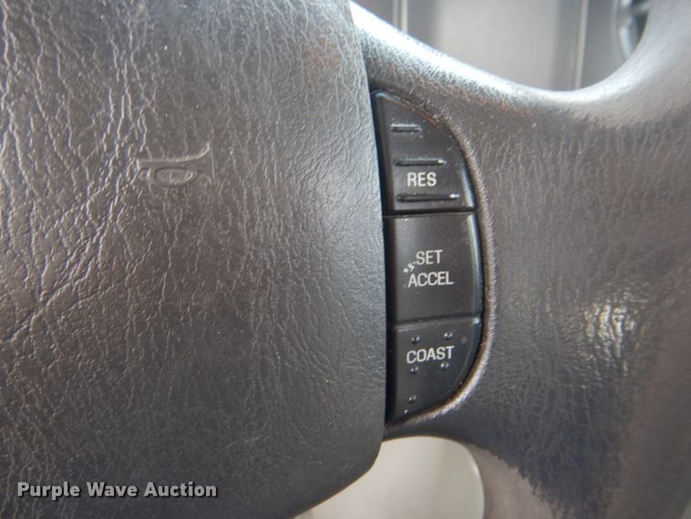 image for item HW9823 2009 Ford E450  shuttle bus