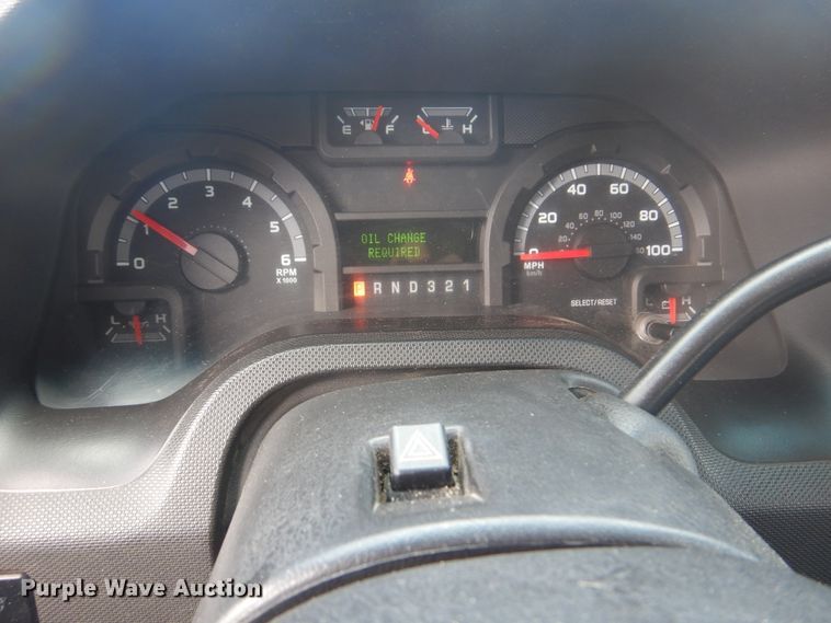 image for item HW9823 2009 Ford E450  shuttle bus