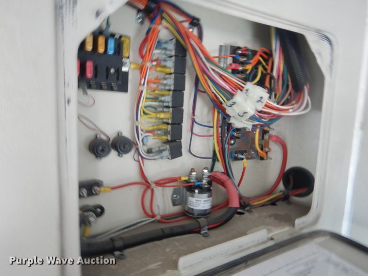 image for item HW9823 2009 Ford E450  shuttle bus