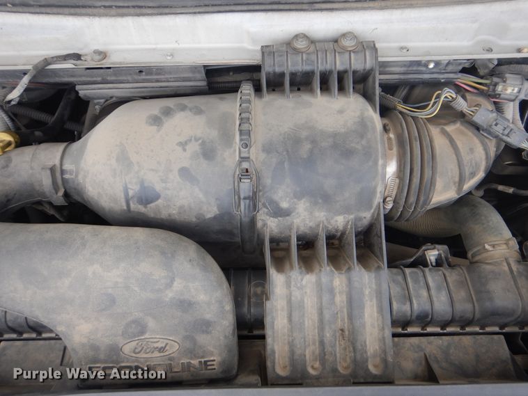 image for item HW9823 2009 Ford E450  shuttle bus