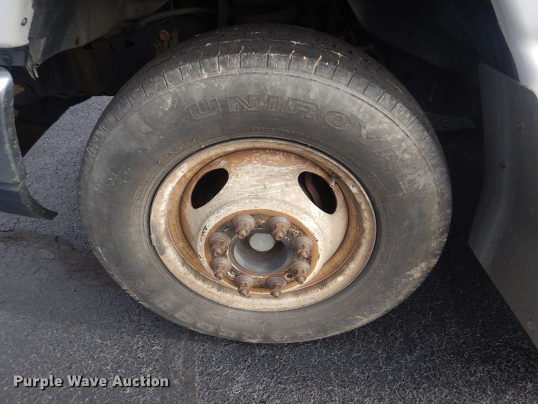 image for item HW9823 2009 Ford E450  shuttle bus