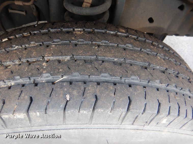 image for item HW9823 2009 Ford E450  shuttle bus