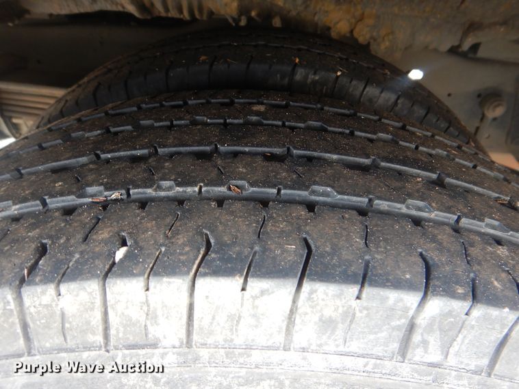 image for item HW9823 2009 Ford E450  shuttle bus