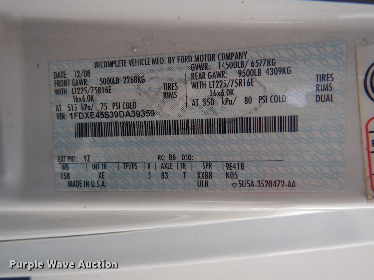 image for item HW9823 2009 Ford E450  shuttle bus