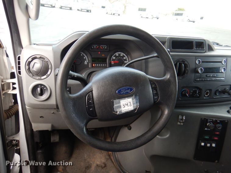 image for item HW9824 2009 Ford E350  shuttle bus