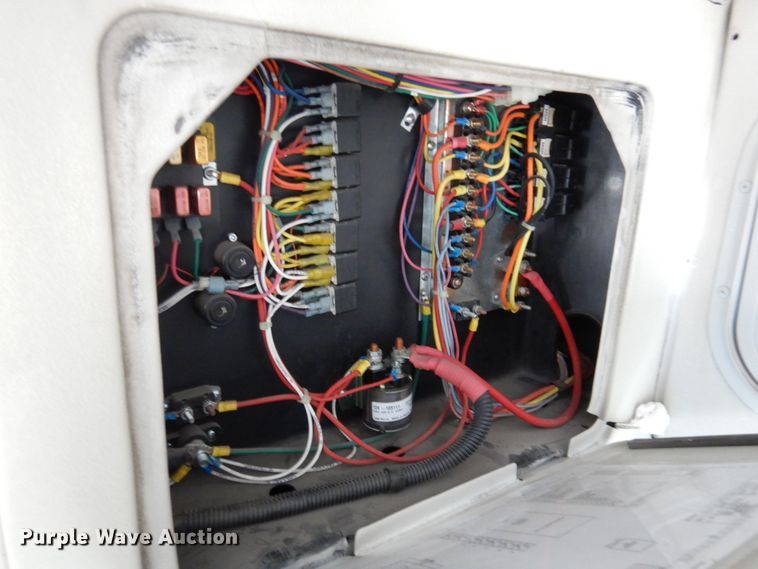 image for item HW9824 2009 Ford E350  shuttle bus