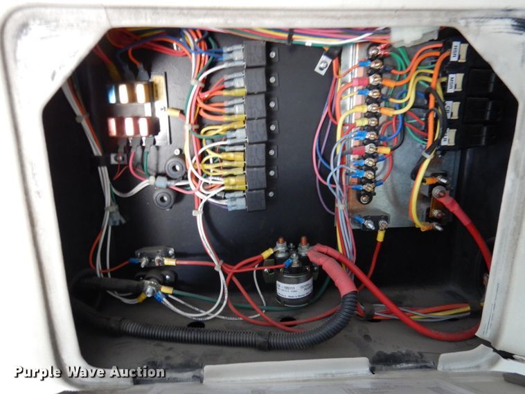 image for item HW9824 2009 Ford E350  shuttle bus