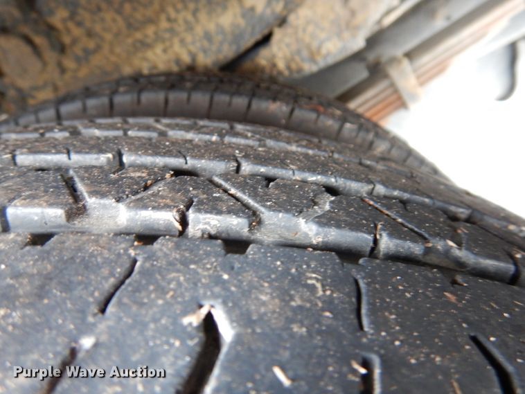 image for item HW9824 2009 Ford E350  shuttle bus