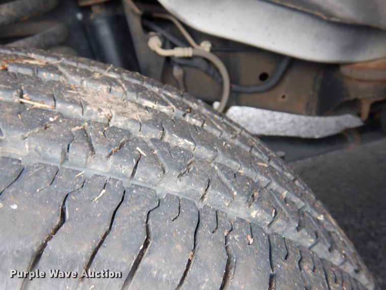 image for item HW9824 2009 Ford E350  shuttle bus