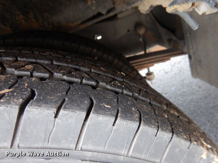 image for item HW9824 2009 Ford E350  shuttle bus