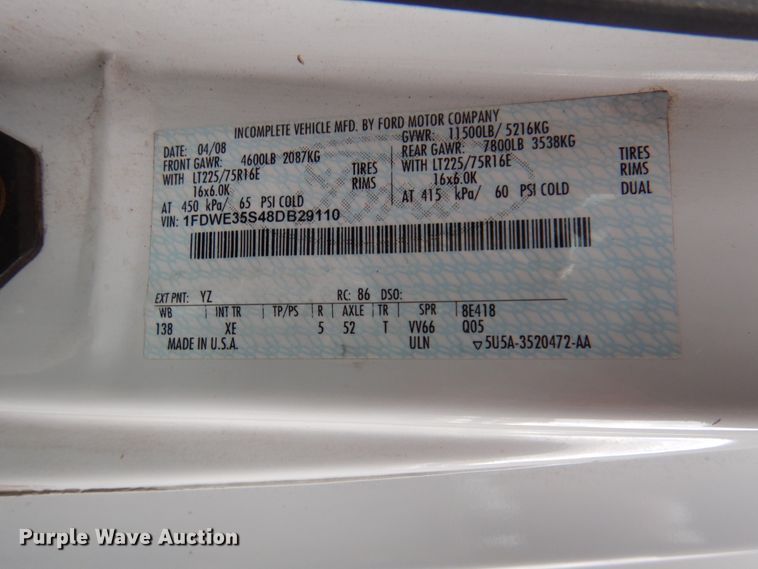 image for item HW9824 2009 Ford E350  shuttle bus