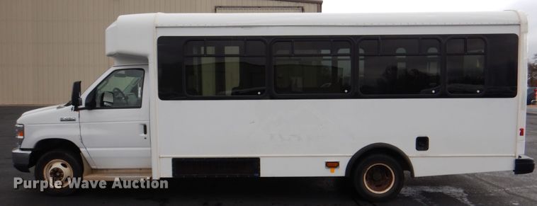 image for item HW9825 2012 Ford E450  shuttle bus