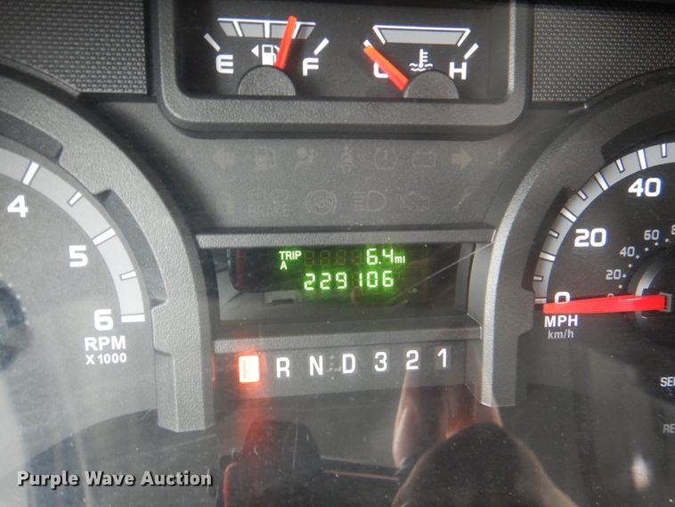 image for item HW9825 2012 Ford E450  shuttle bus