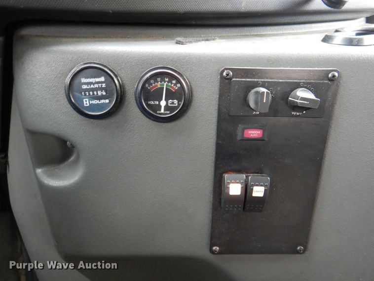 image for item HW9825 2012 Ford E450  shuttle bus