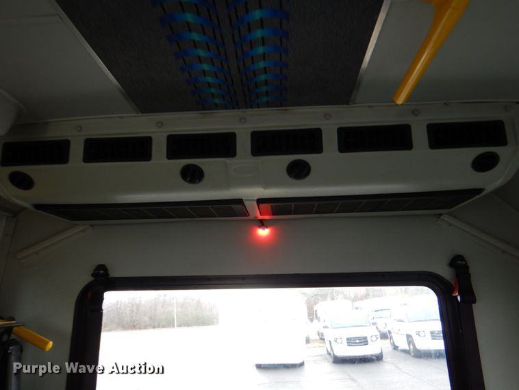 image for item HW9825 2012 Ford E450  shuttle bus