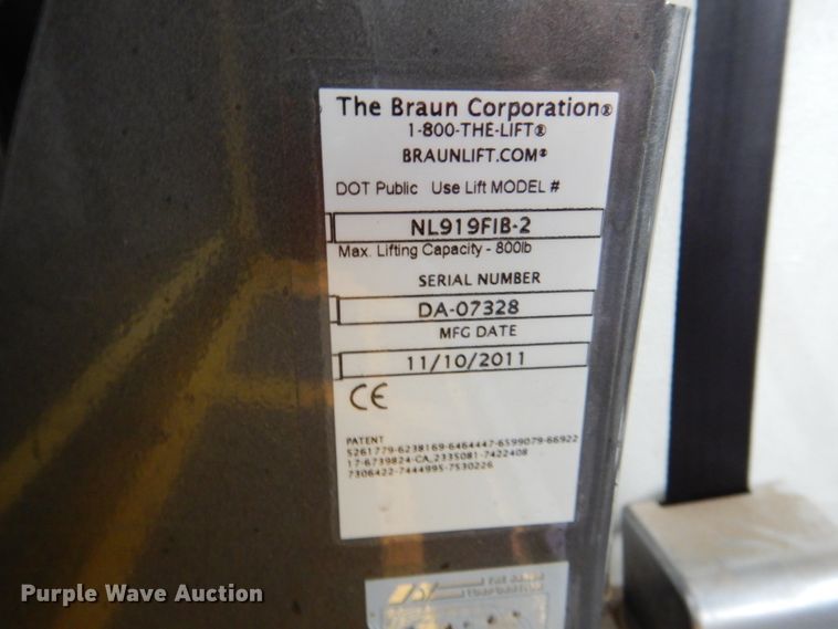 image for item HW9825 2012 Ford E450  shuttle bus