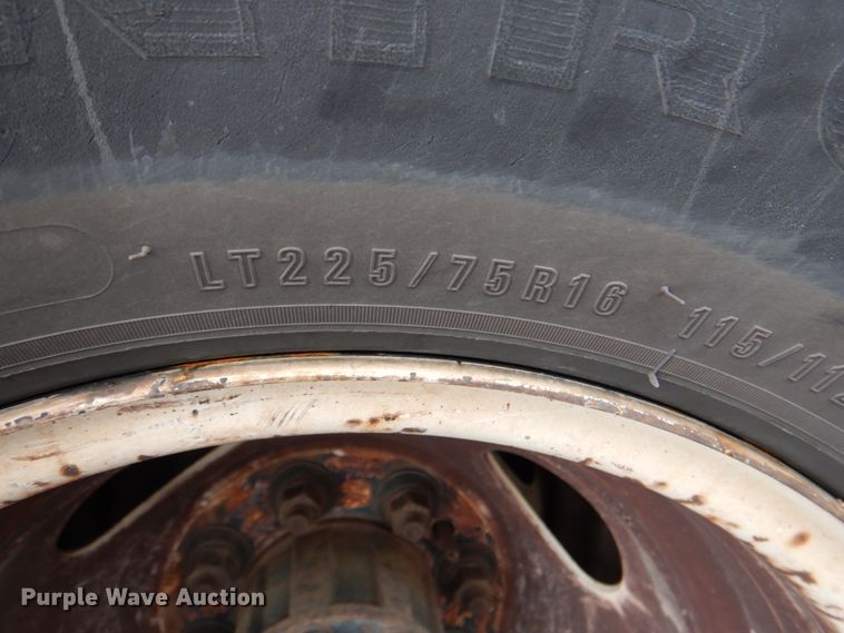 image for item HW9825 2012 Ford E450  shuttle bus