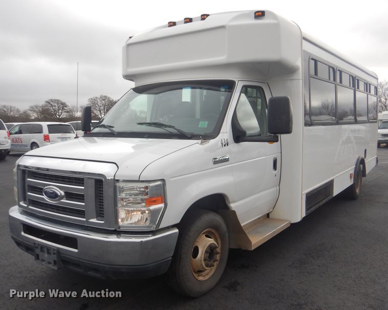 image for item HW9826 2011 Ford E450  shuttle bus