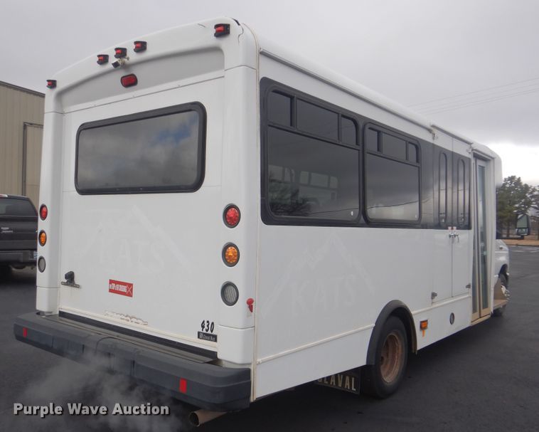 image for item HW9826 2011 Ford E450  shuttle bus