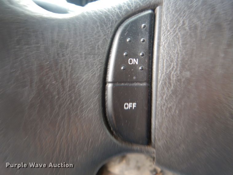 image for item HW9826 2011 Ford E450  shuttle bus