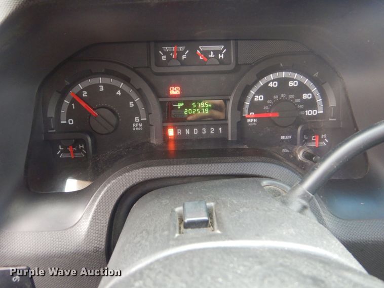 image for item HW9826 2011 Ford E450  shuttle bus