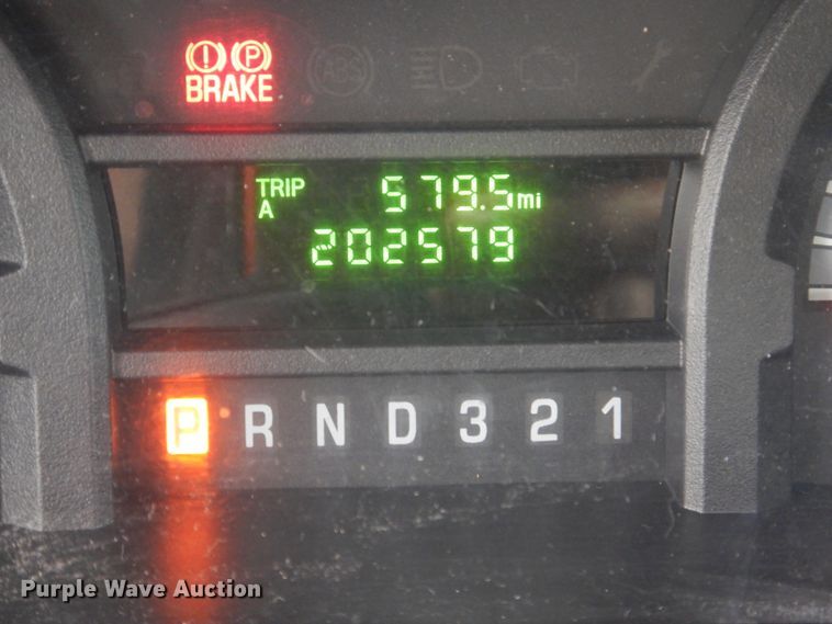 image for item HW9826 2011 Ford E450  shuttle bus