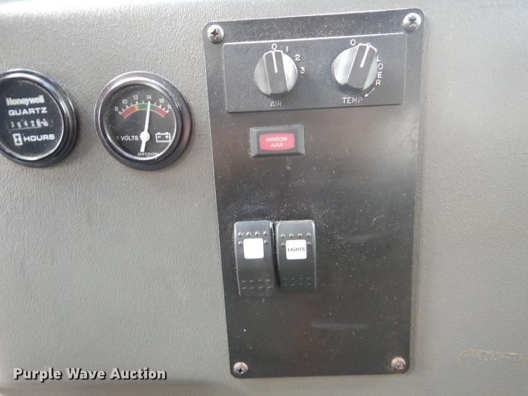 image for item HW9826 2011 Ford E450  shuttle bus