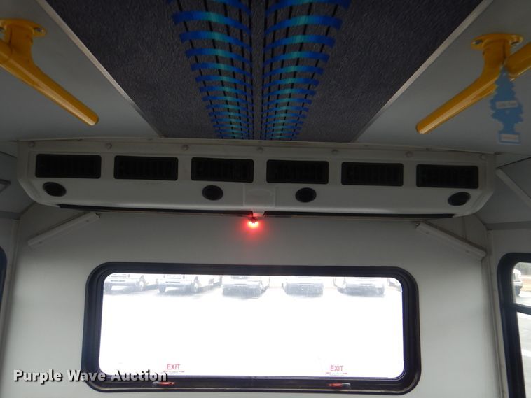 image for item HW9826 2011 Ford E450  shuttle bus