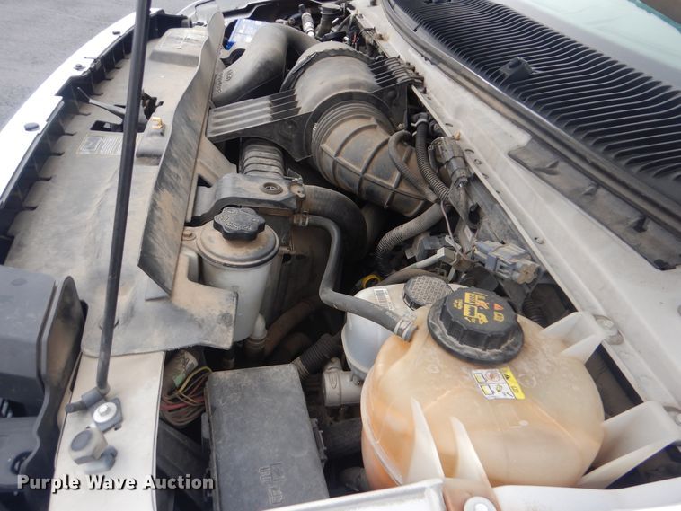 image for item HW9826 2011 Ford E450  shuttle bus