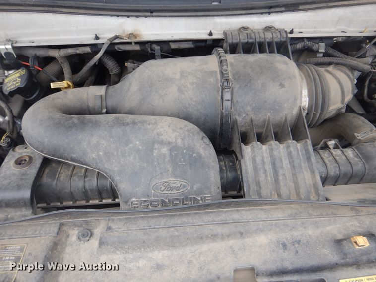 image for item HW9826 2011 Ford E450  shuttle bus