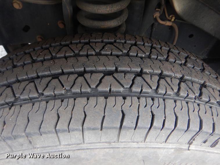 image for item HW9826 2011 Ford E450  shuttle bus