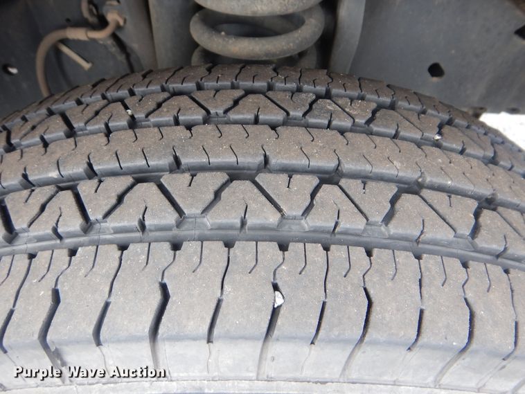 image for item HW9826 2011 Ford E450  shuttle bus