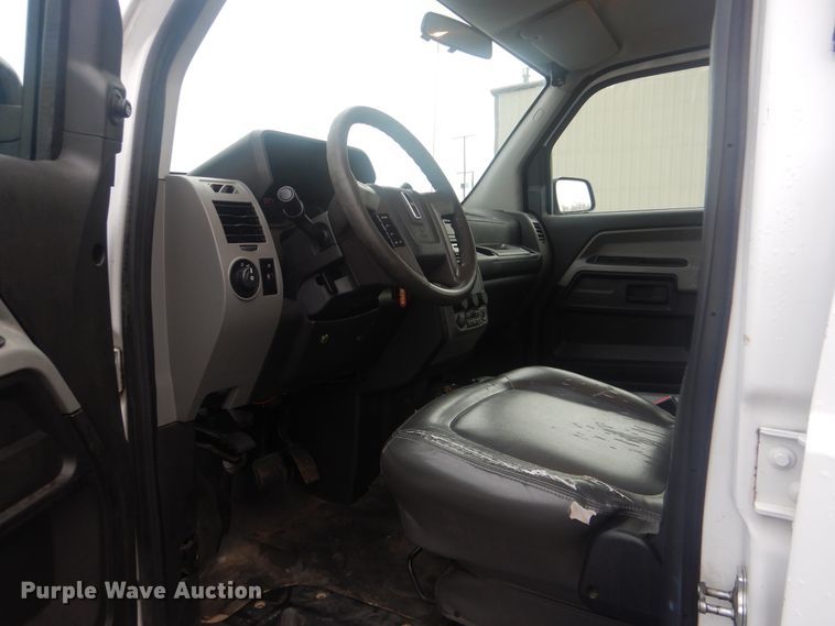 image for item HW9827 2012 VPG MV-1  handicap accessible van