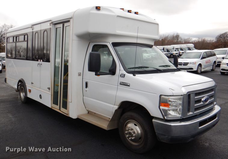 image for item HW9828 2012 Ford E450  shuttle bus