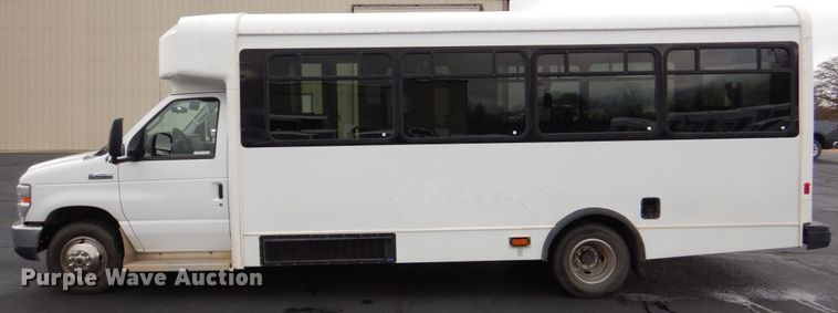 image for item HW9828 2012 Ford E450  shuttle bus