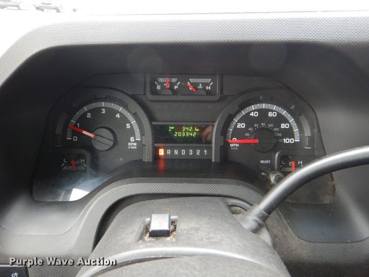 image for item HW9828 2012 Ford E450  shuttle bus