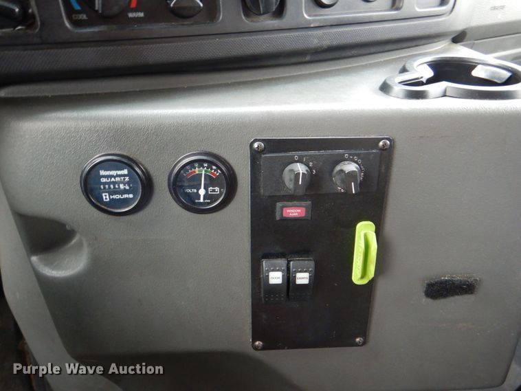 image for item HW9828 2012 Ford E450  shuttle bus