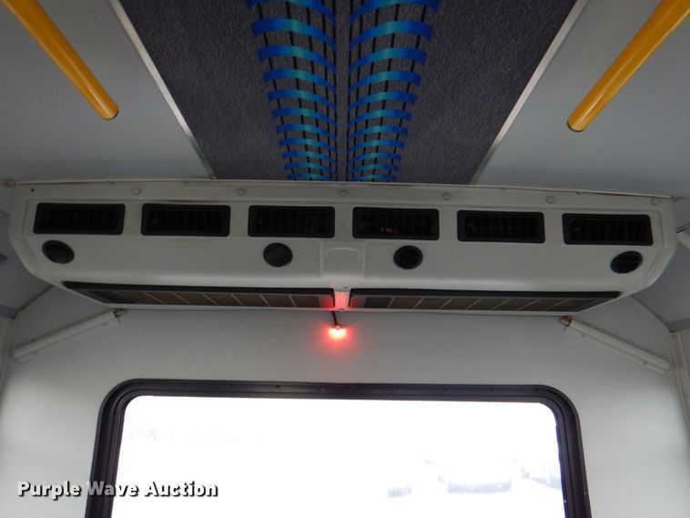 image for item HW9828 2012 Ford E450  shuttle bus