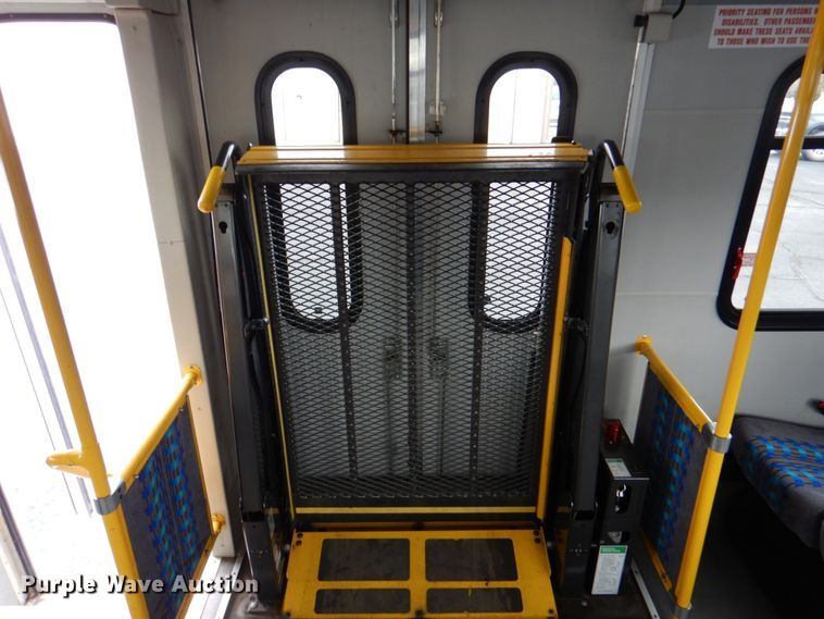 image for item HW9828 2012 Ford E450  shuttle bus